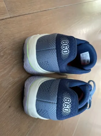 Used New Balance 860 Fresh Foam bike — image 6 of 8
