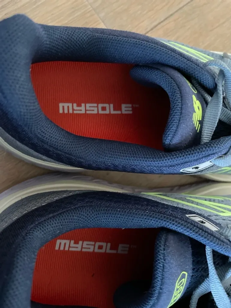 Used New Balance 860 Fresh Foam bike — image 4 of 8