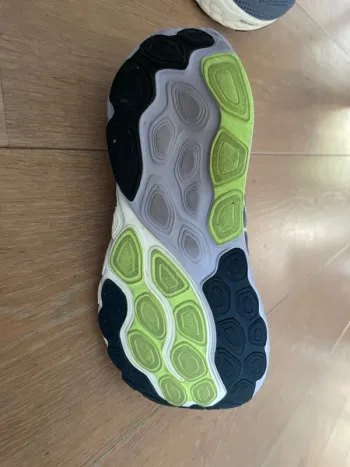 Used New Balance 860 Fresh Foam bike — image 5 of 8