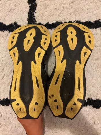 Used Asics Novablast 3 bike — image 6 of 6