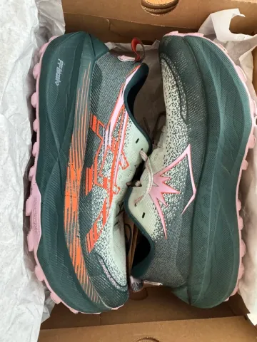 Used Asics Trabuco Max 4 Running Shoes