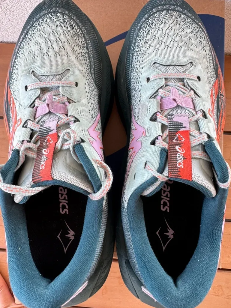 Used Asics Trabuco Max 4 bike — image 4 of 6