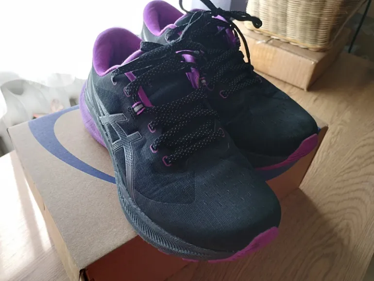 Used Asics Gel Kayano 29 Lite Show bike — image 5 of 8