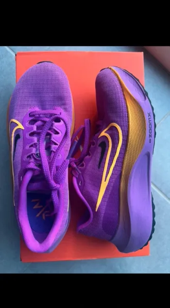 Used Nike Zoom Fly 5 bike — image 1 of 3