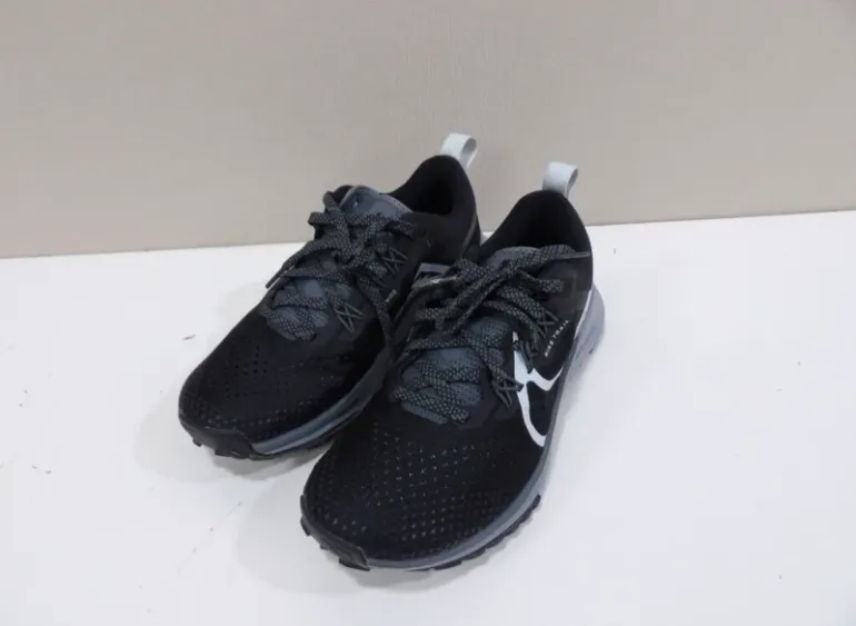 Used Descente Pegasus Trail 4 bike — image 3 of 8