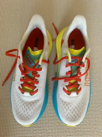 Used Hoka running shoes bike — image 4 of 11