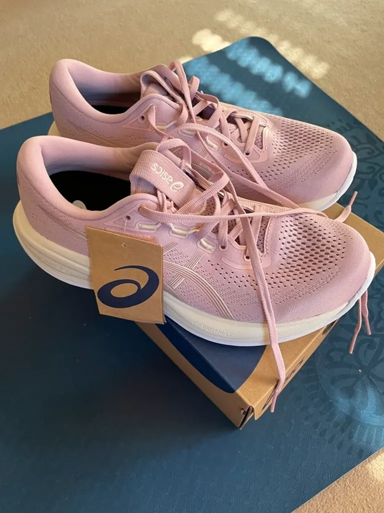 Tweedehands Asics Gel-Cumulus 28 bike — afbeelding 2 van 7