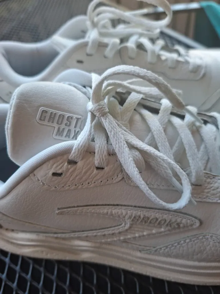 Used Brooks Ghost Max L bike — image 10 of 12