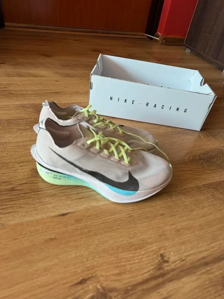 Used Nike Vaporfly 4 bike — image 4 of 11