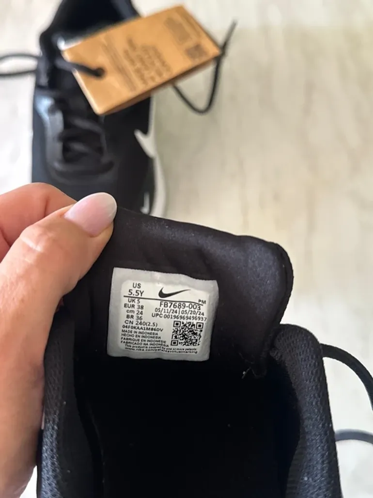 Used Nike Revolution 7 GS bike — image 8 of 8