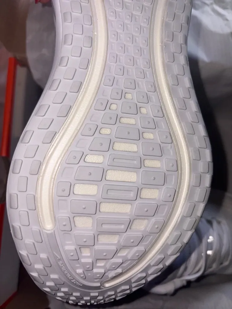 Used White Vomero Plus bike — image 4 of 4