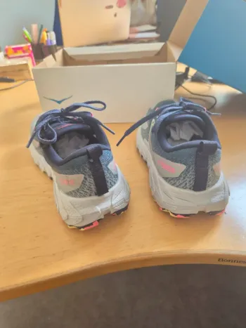 Used Brooks Cascadia 18 bike — image 5 of 8