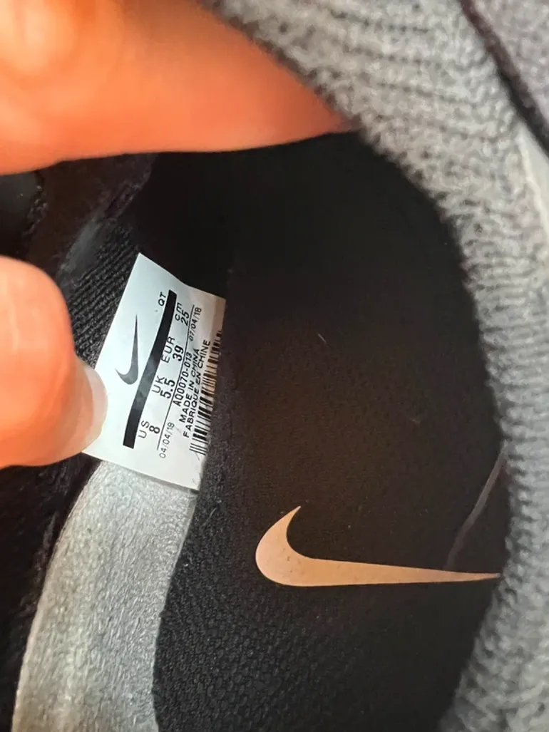Used Nike Epic React Flyknit bike — image 6 of 8