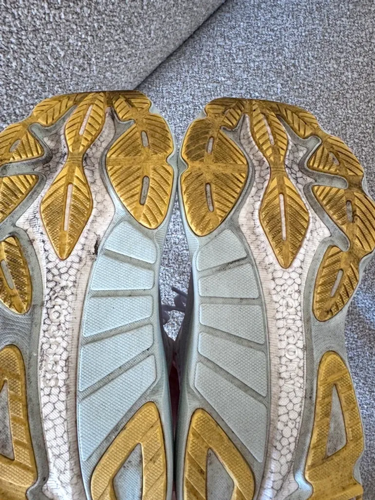 Used Saucony Hurricane 24 bike — image 12 of 13