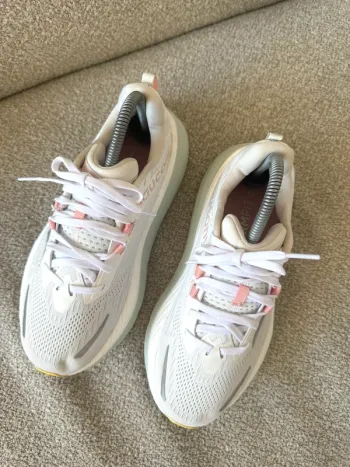 Used Saucony Hurricane 24 bike — image 5 of 13