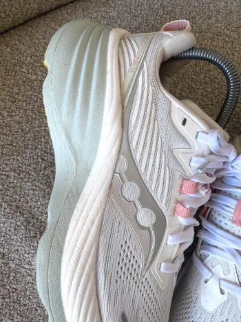 Used Saucony Hurricane 24 bike — image 2 of 13