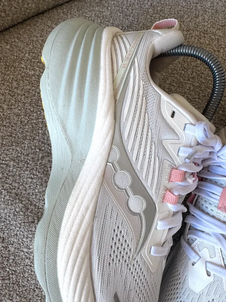 Used Saucony Hurricane 24 bike — image 2 of 13