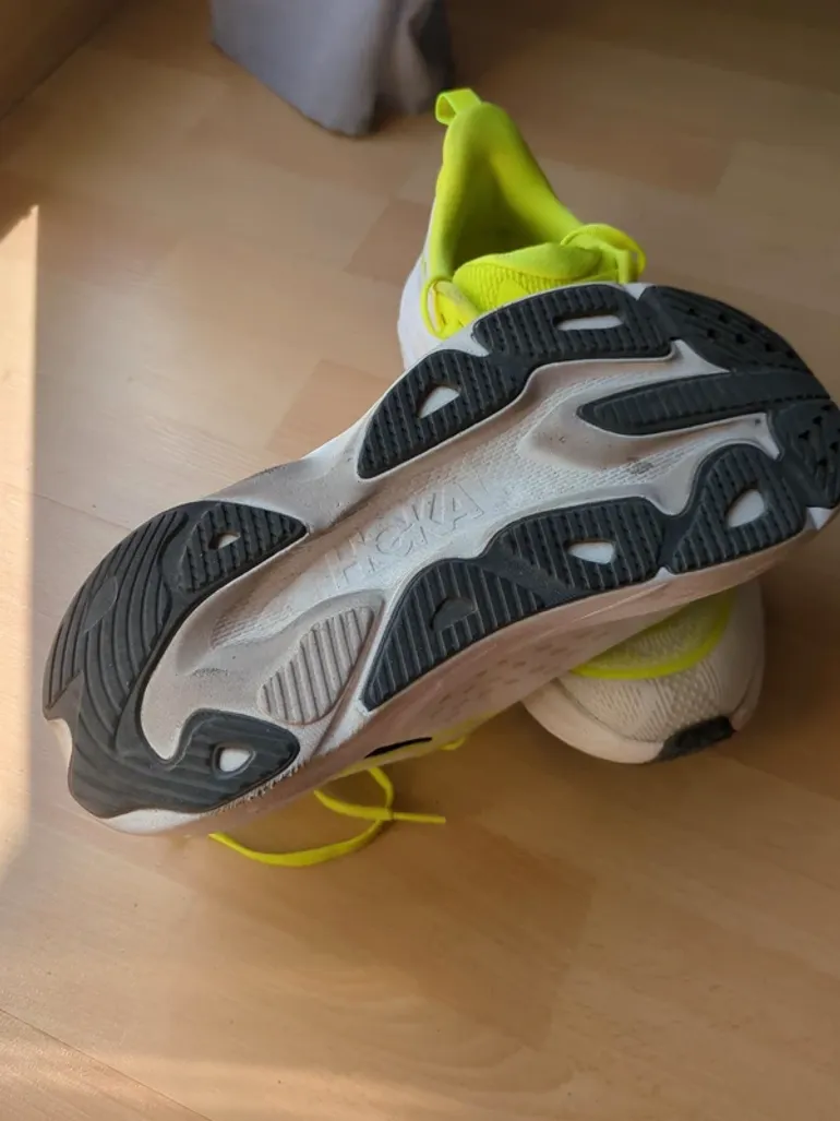 Used Hoka Skyflow bike — image 2 of 5