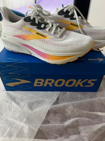 Used Brooks Laufschuhe bike — image 2 of 3