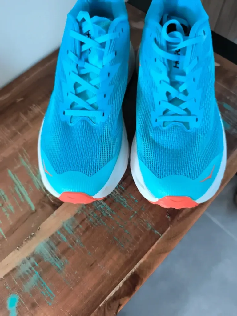 Used Hoka Challenger 8 bike — image 2 of 8