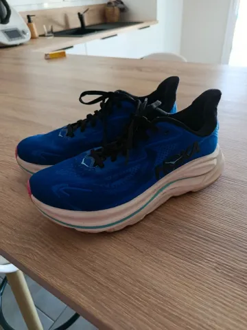 Used Hoka Clifton 10 Running Shoes
