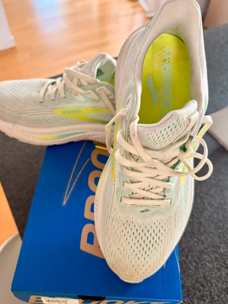 Used Brooks Ghost 17 bike — image 2 of 5