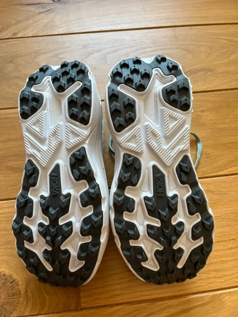 Used Hoka Challenger 8 bike — image 4 of 5