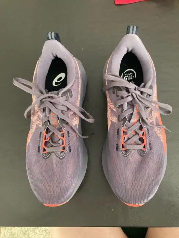 Used Asics Novablast 5 Running Shoes