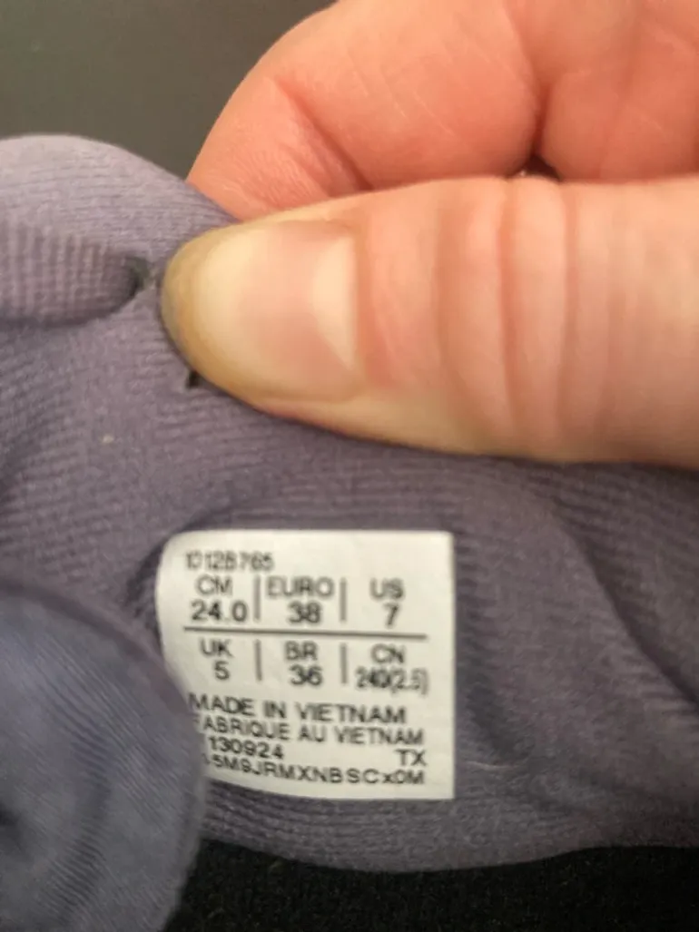 Used Asics Novablast 5 bike — image 3 of 5
