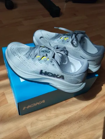 Used Hoka Baskets Running Shoes