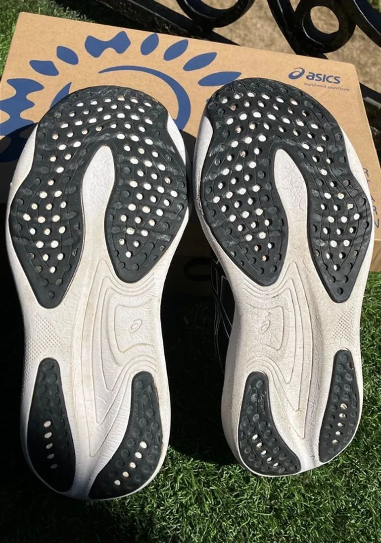 Used Asics Gel Nimbus 25 bike — image 4 of 6