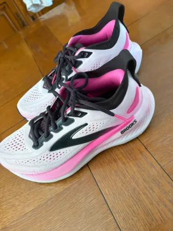 Used Brooks Glycerin 23 bike — image 1 of 4