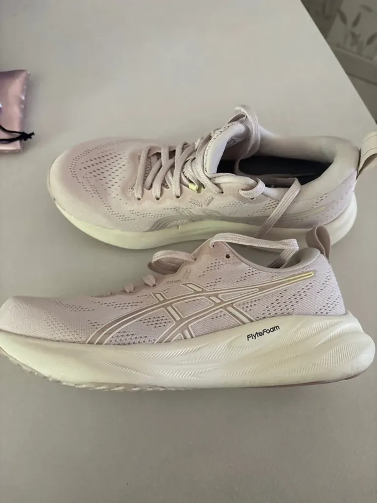 Used Asics FlyteFoam Gel bike — image 2 of 4