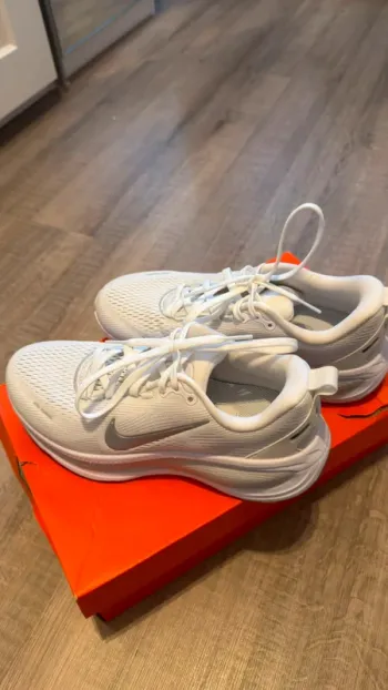 Used Nike Running Shoes bike — image 6 of 11