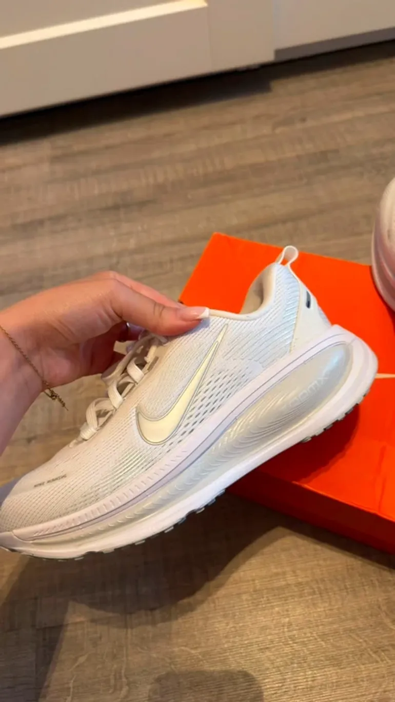 Used Nike Running Shoes bike — image 10 of 11