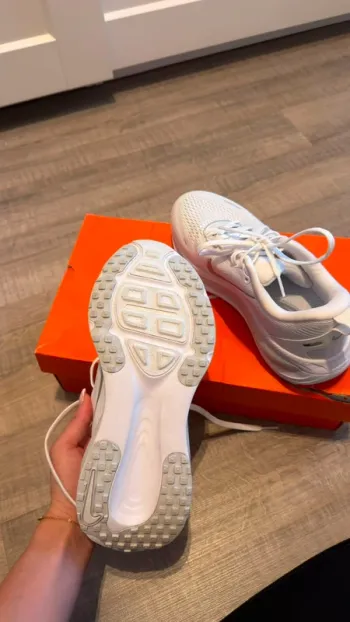 Used Nike Running Shoes bike — image 4 of 11