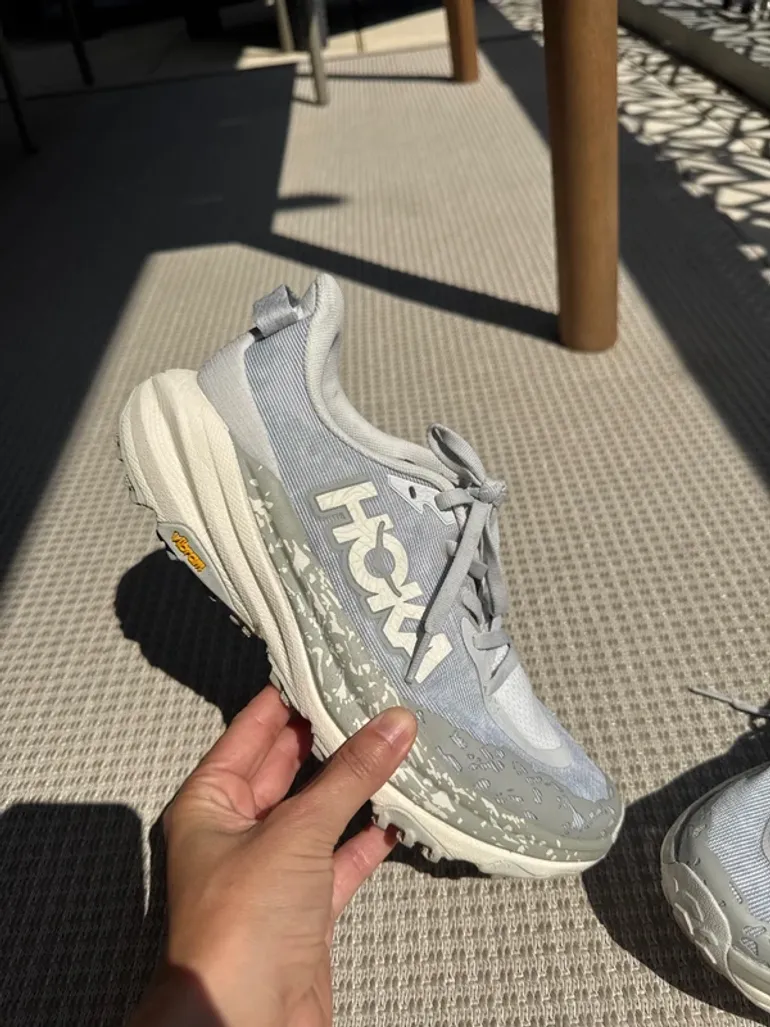 Hoka Speedgoat 6 bike d'occasion — image 9 sur 13