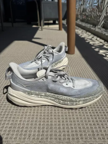 Hoka Speedgoat 6 bike d'occasion — image 3 sur 13