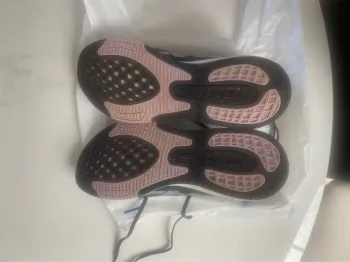 Used Adidas Running Shoes bike — image 4 of 5