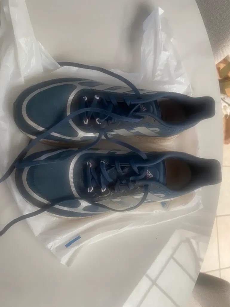 Used Adidas Running Shoes bike — image 3 of 5