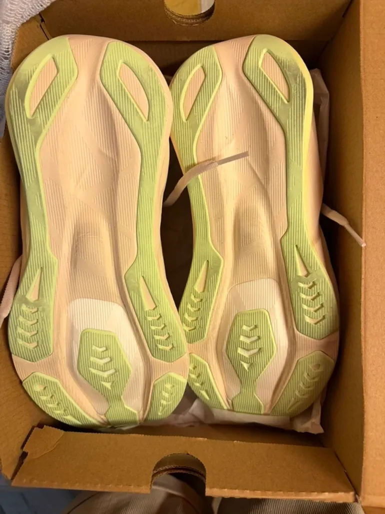 Tweedehands Asics Novablast 6 bike — afbeelding 6 van 7