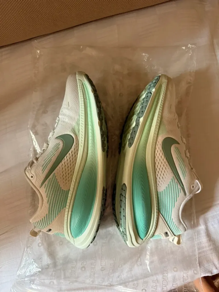 Nike ZoomX bike usato — immagine 7 di 8