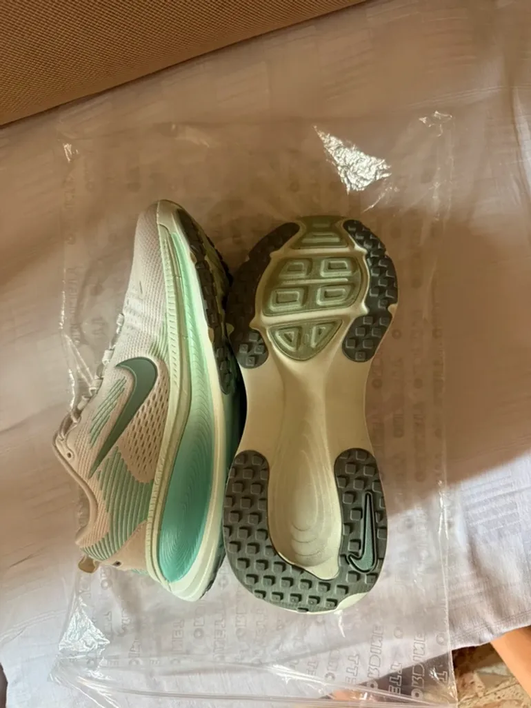 Nike ZoomX bike usato — immagine 8 di 8