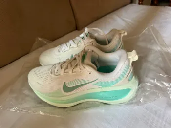 Nike ZoomX bike usato — immagine 3 di 8