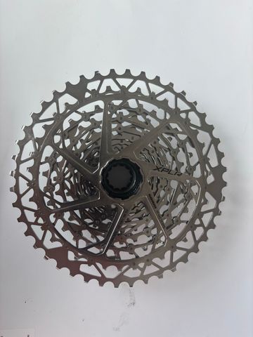 Brugt Sram XPLR 10-44 Cassette 12s New Drivetrain & Pedals