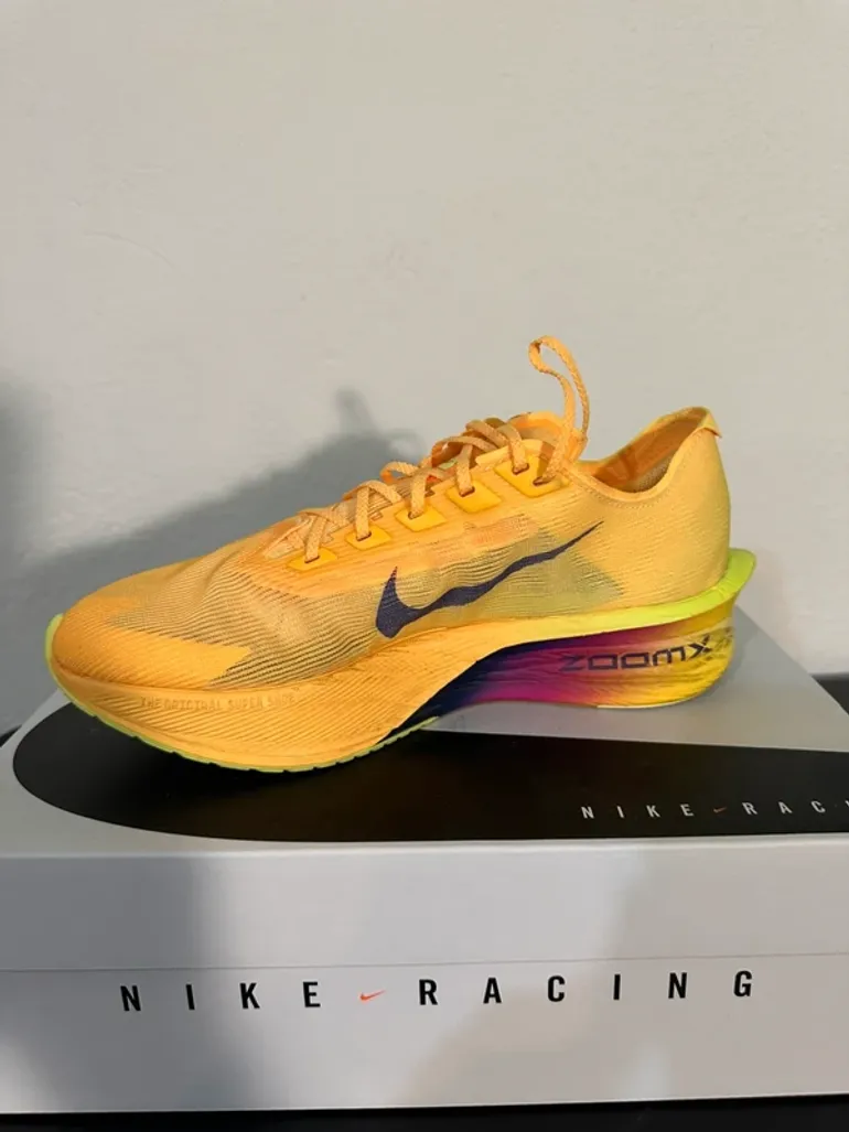 Orange Vaporfly 4 bike d'occasion — image 3 sur 14
