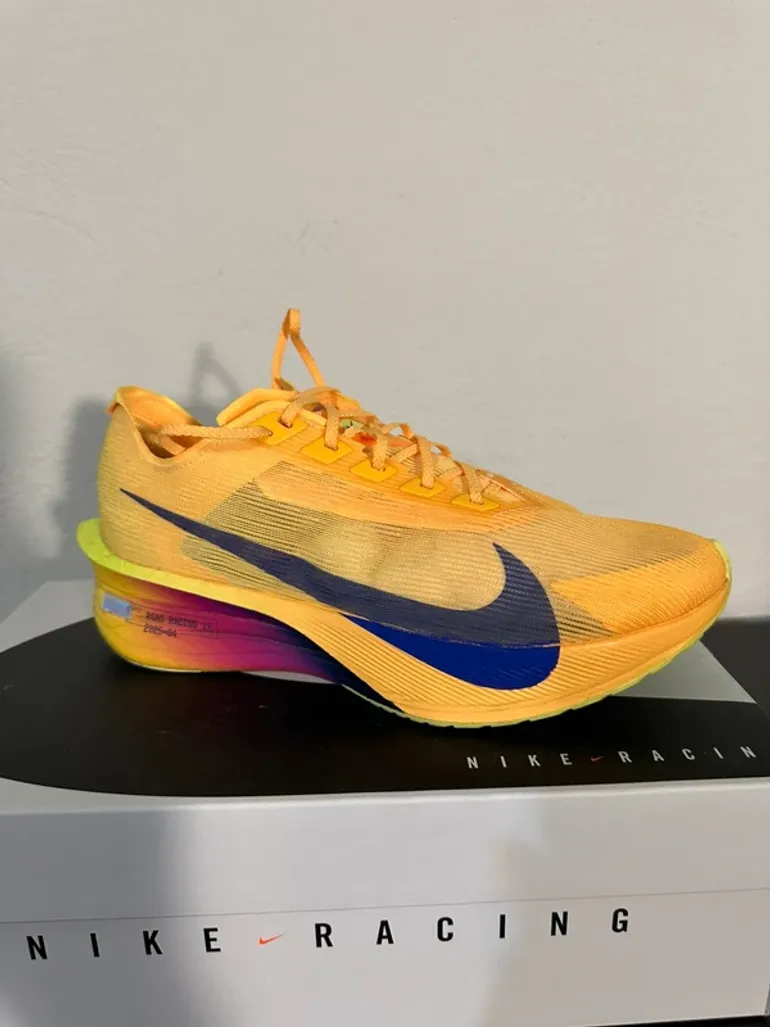 Orange Vaporfly 4 bike d'occasion — image 4 sur 14
