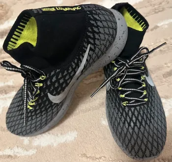 Nike LunarEpic Flyknit Shield bike usato — immagine 1 di 5