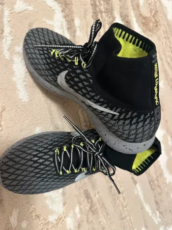 Nike LunarEpic Flyknit Shield bike usato — immagine 2 di 5