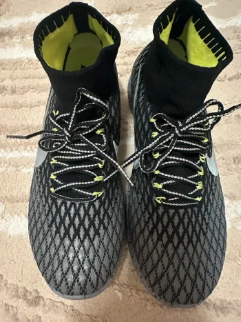 Nike LunarEpic Flyknit Shield bike usato — immagine 3 di 5